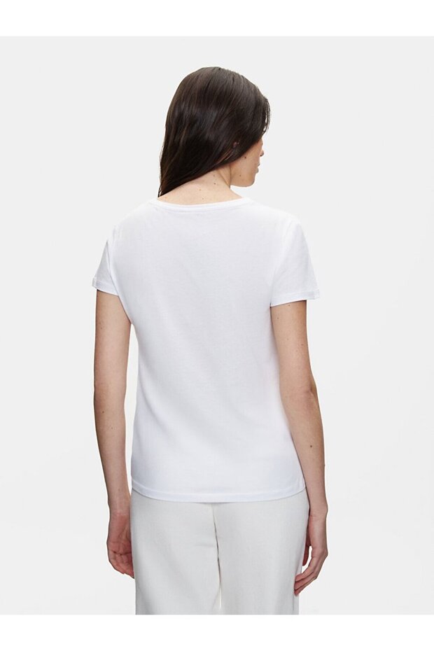 Kısa Kollu Basıc V Yaka Regular Beyaz T-shırt - 3