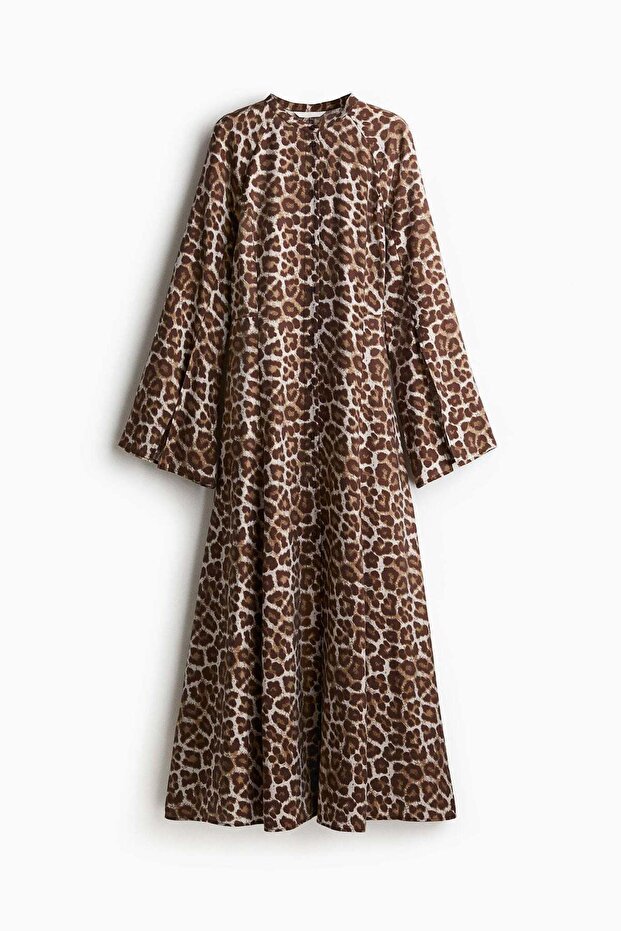 Trumpet-sleeved dress