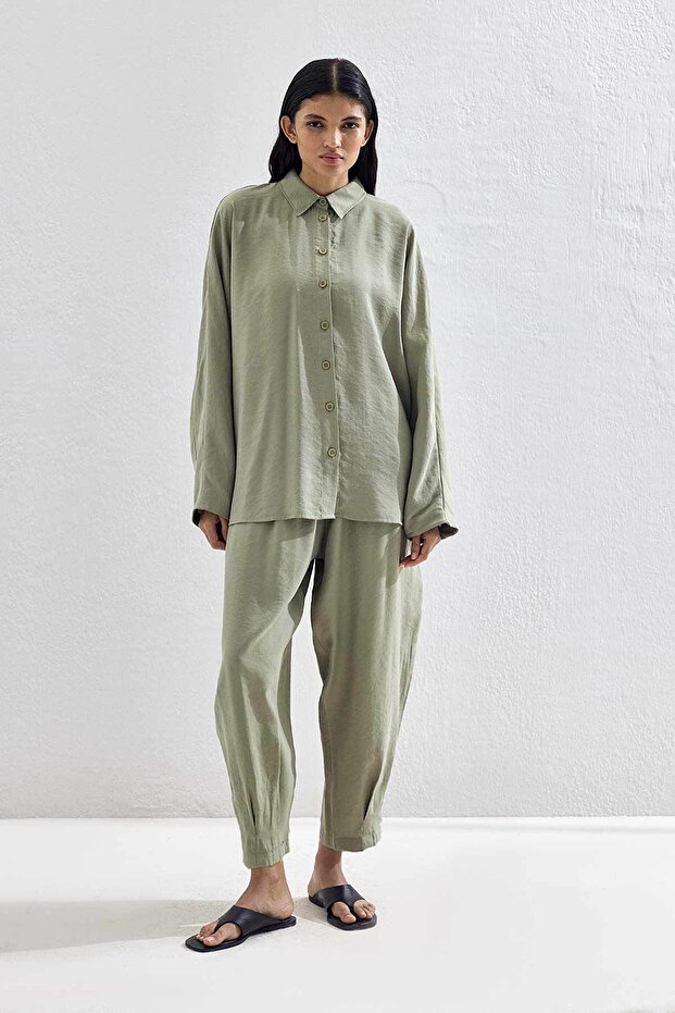 طقم بنطال كاكي أساسي كبير الحجم - 3