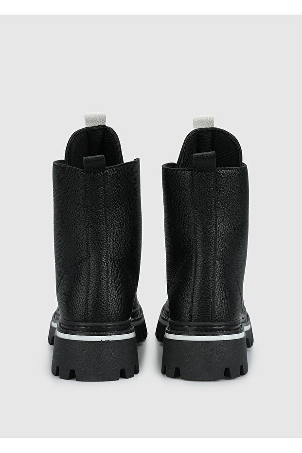 Siyah Kadın Bot - 4