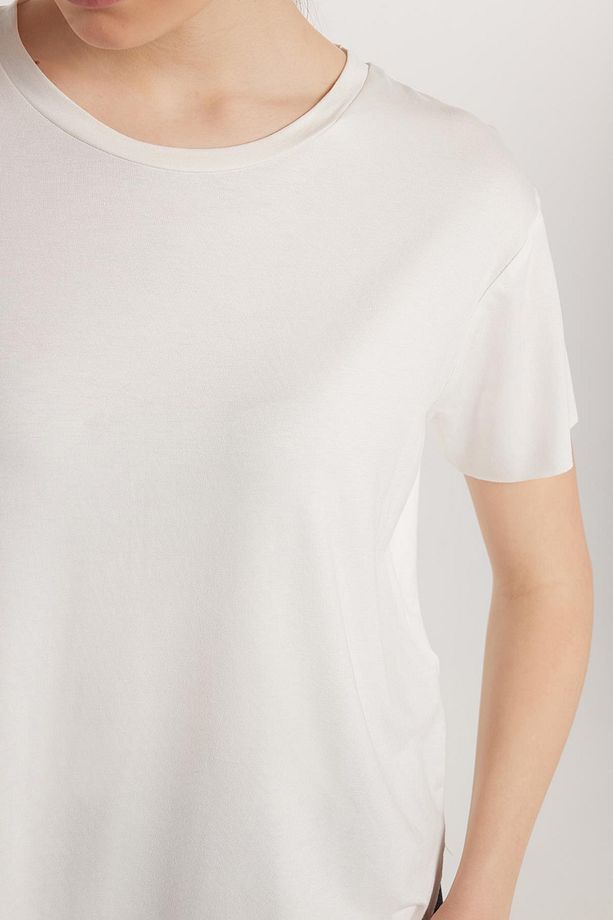 Kadın Relax Fit Modal Kumaş Basic Bisiklet Yaka Ekru Tişört - 2