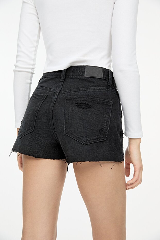 Paçaları püsküllü denim şort - 7