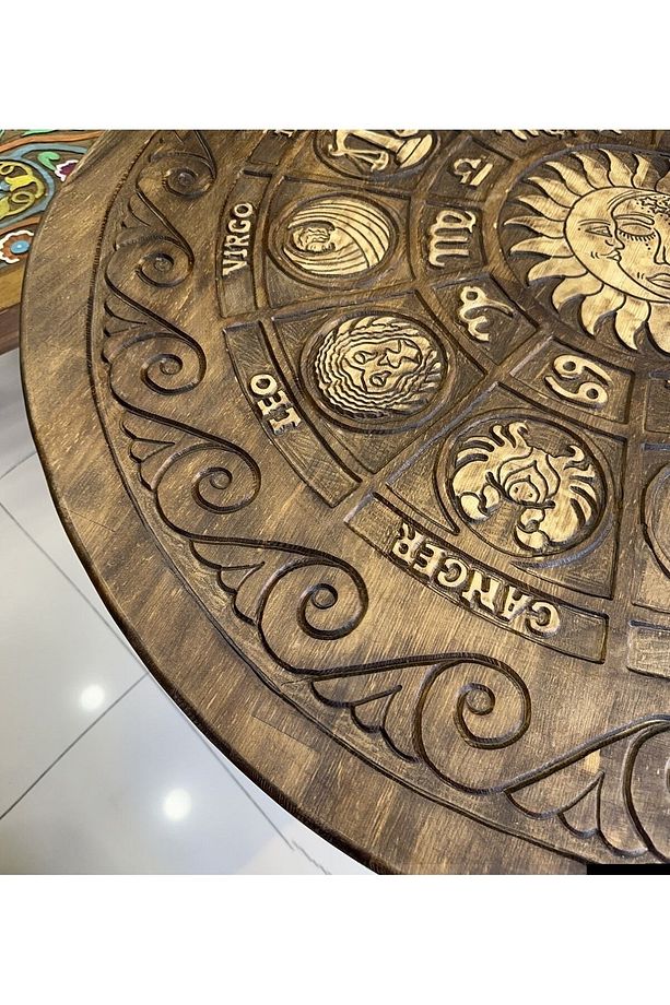 Yuvarlak Masa Masif Ahşap Astroloji Burçlar Ve Aygüneş Tema El Oyması 120 Cm Ayaklı - 4