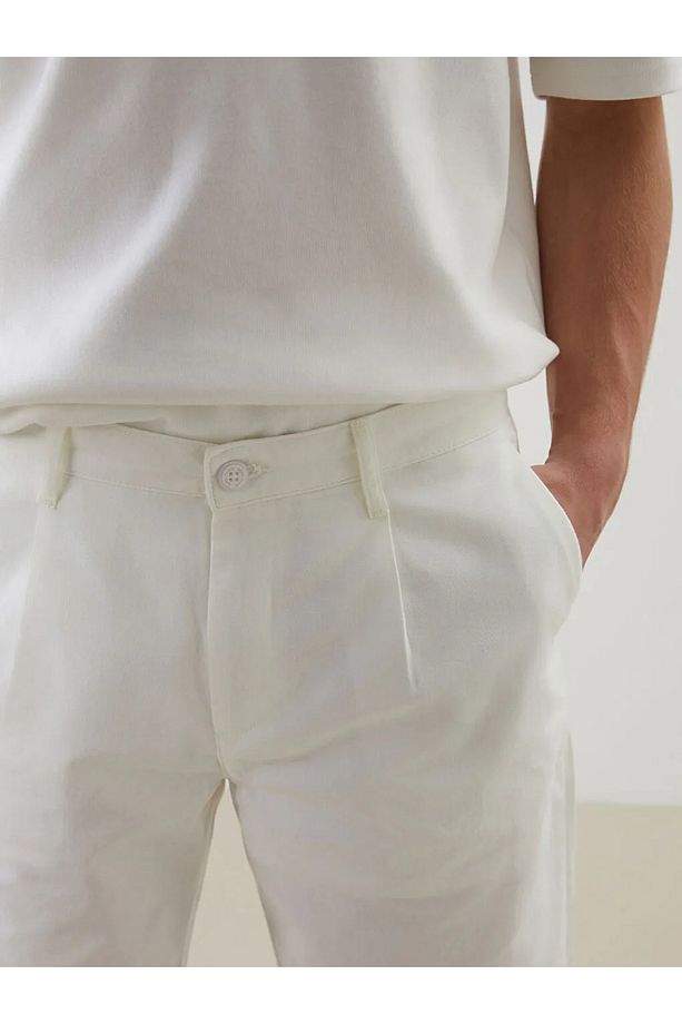 LCWAIKIKI Basic Beyaz Rahat Kalıp Gabardin Erkek Bermuda Şort - 3