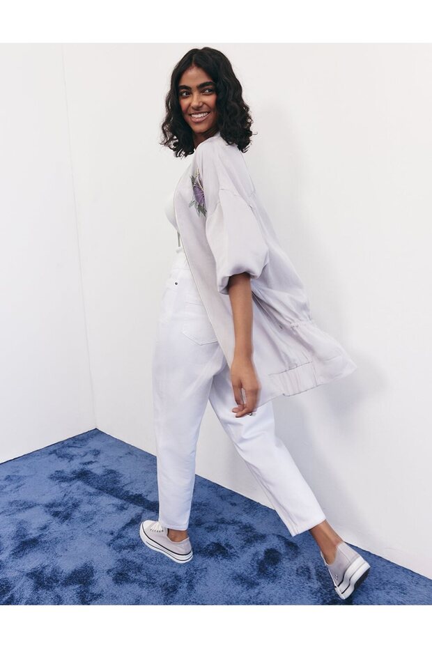 سترة ليوسيل مطرزة باللون الرمادي - 3