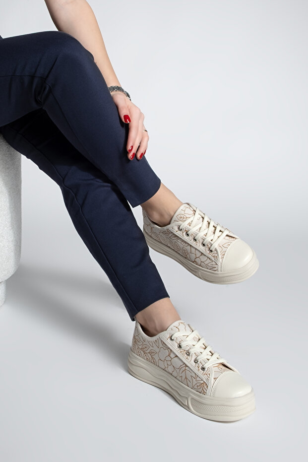 Damskie trampki sznurowane z haftem lniane Magis Ecru - 2