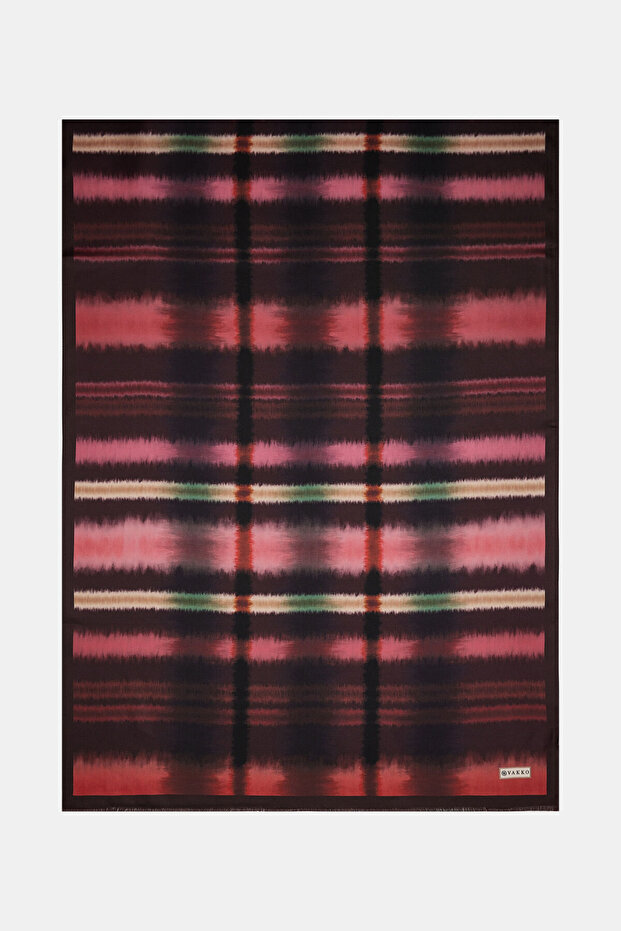 شال من نسيج التويل بنمط هندسي باللون العنابي - 1