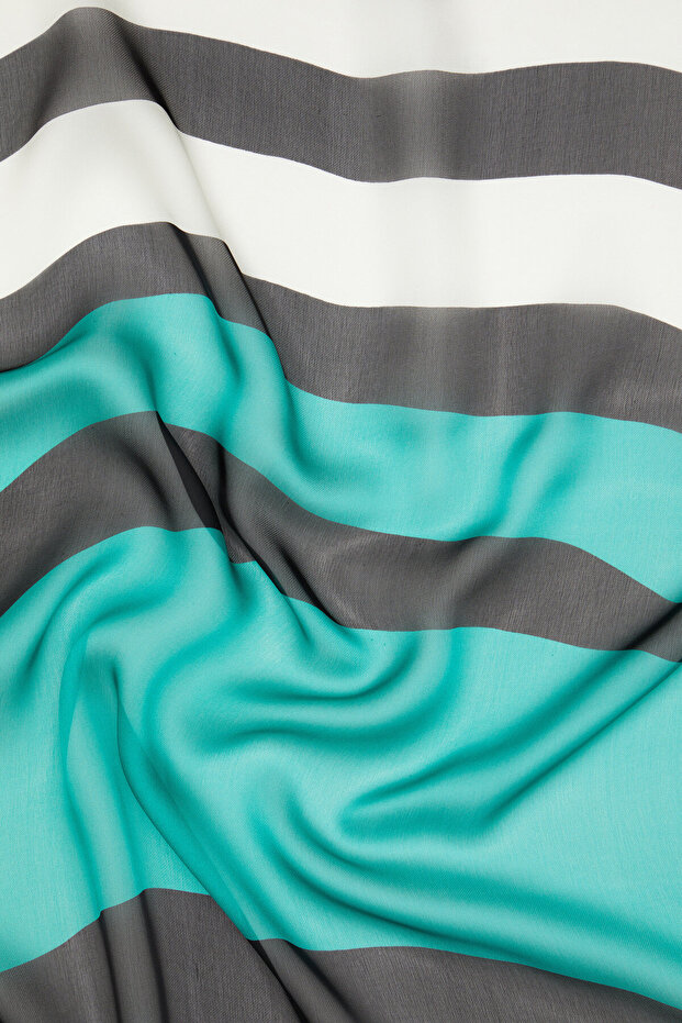 شال شيفون بنمط هندسي بترولي - 2