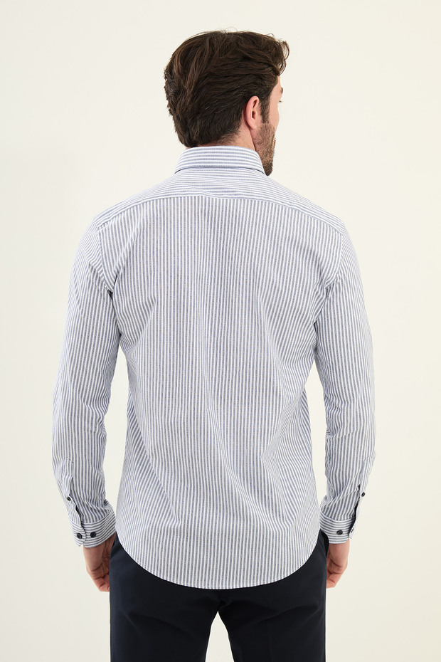 SHIRT TOP BUTTONED - 3