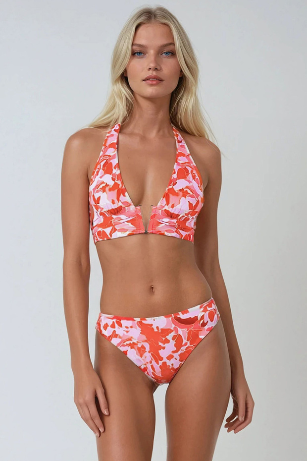 طقم بيكيني مثلث مع إكسسوارات منقوشة - 1