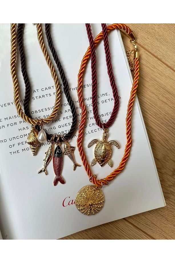 Hasır İp 4lü Balık Charm Marka Model Kolye - 2