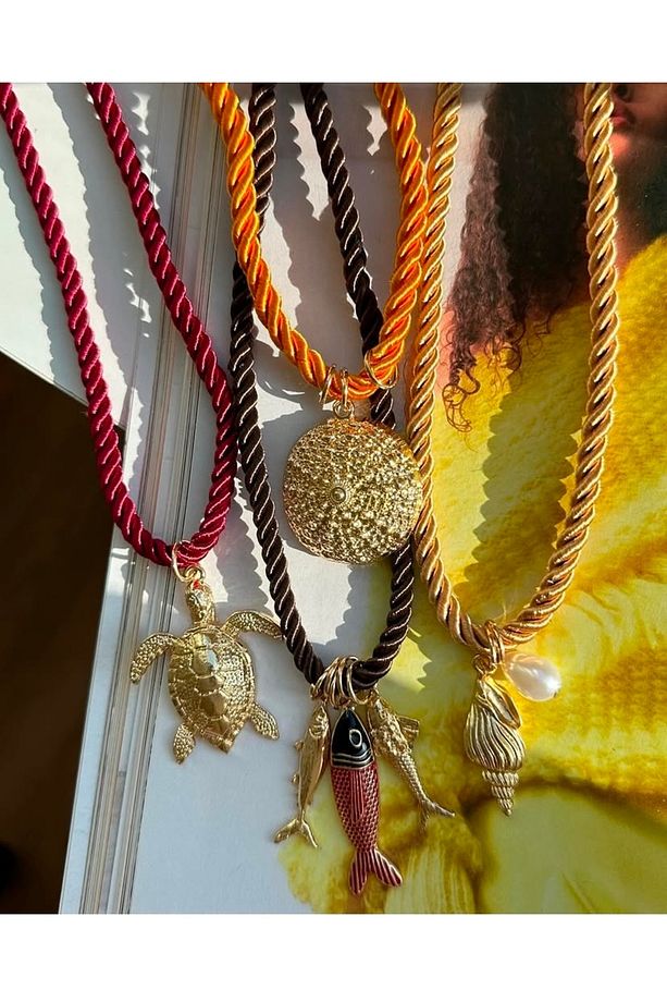 Hasır İp 4lü Balık Charm Marka Model Kolye - 4