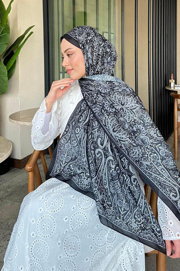 Retro Pattern Soft Shawl Black - 4