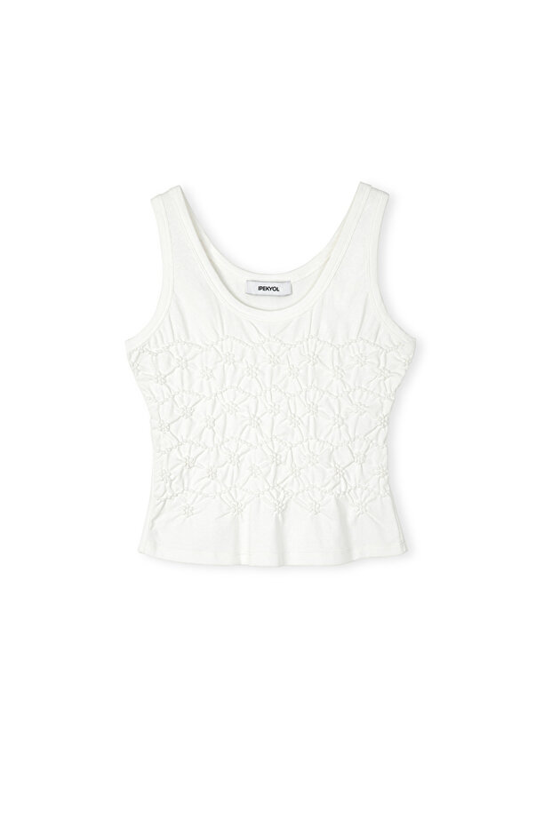 Çiçek nakışlı tişört - 3