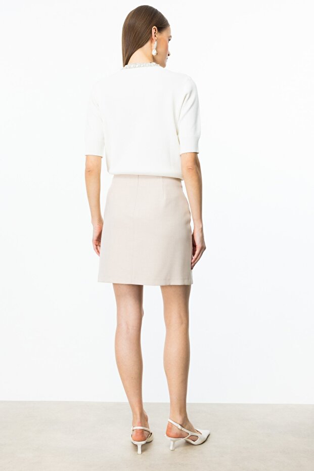 Süs Düğmeli Mini Etek - 4