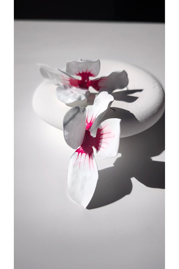 White pink enamel detail half flower model earrings