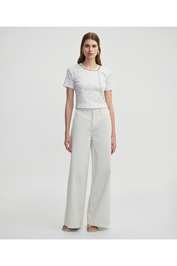 Monogram aksesuarlı tişört - 5