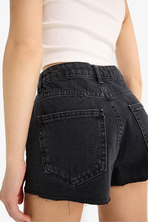 Yüksek Bel Paça Ucu Kesik Jean Şort E4693AX25SM - 8