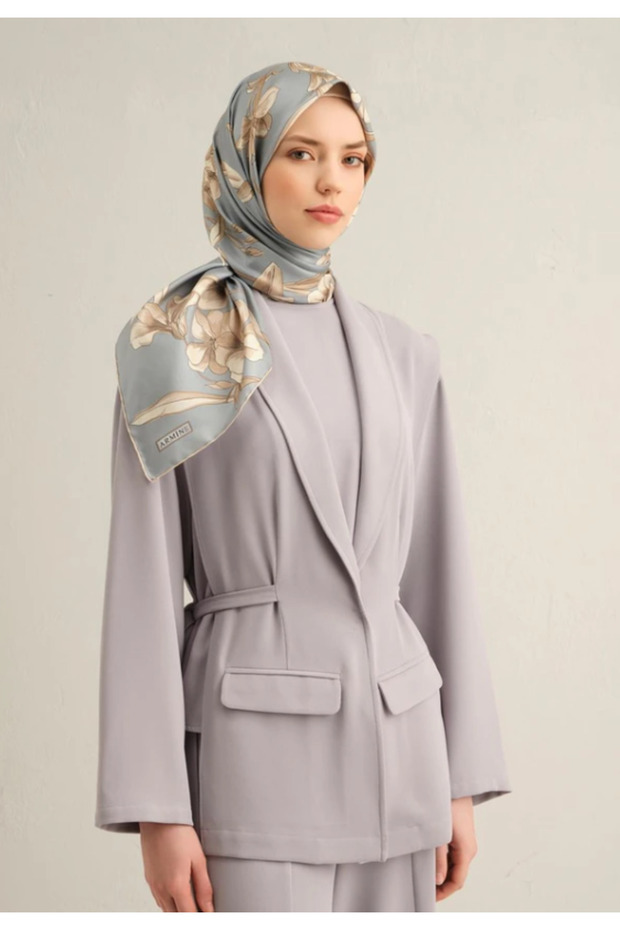 سورا وشاح حريري 9324-09 كريمي بنمط مختلط