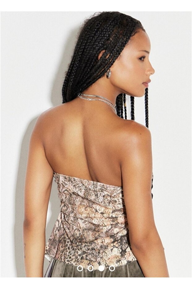 تصميم غير متماثل - بلوزة شفافة بدون حمالات - 2