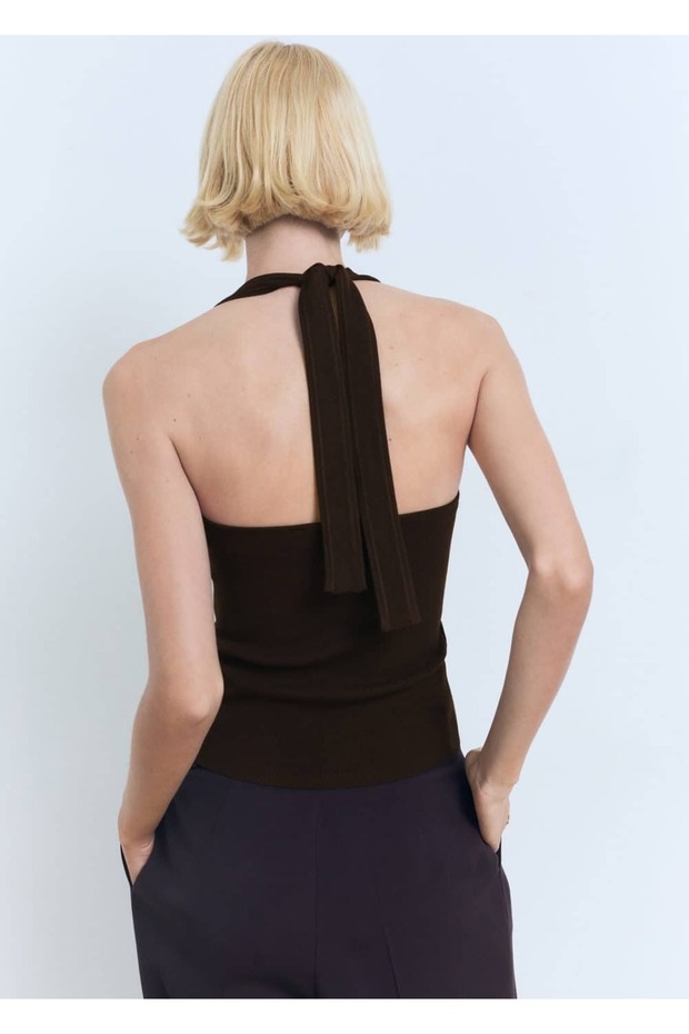Halter yakalı örgü bluz - 4