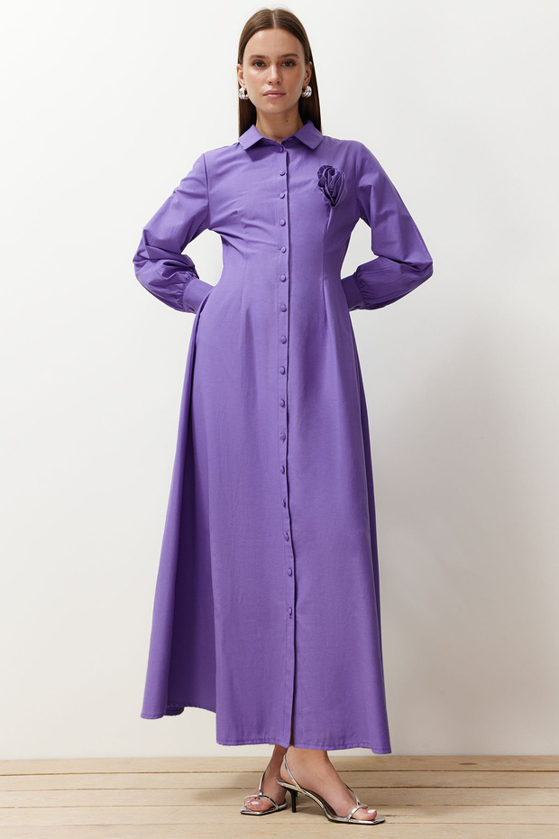 فستان قميص منسوج بأزرار مع تفاصيل زهور أرجوانية TCTSS24EB00029 - 3