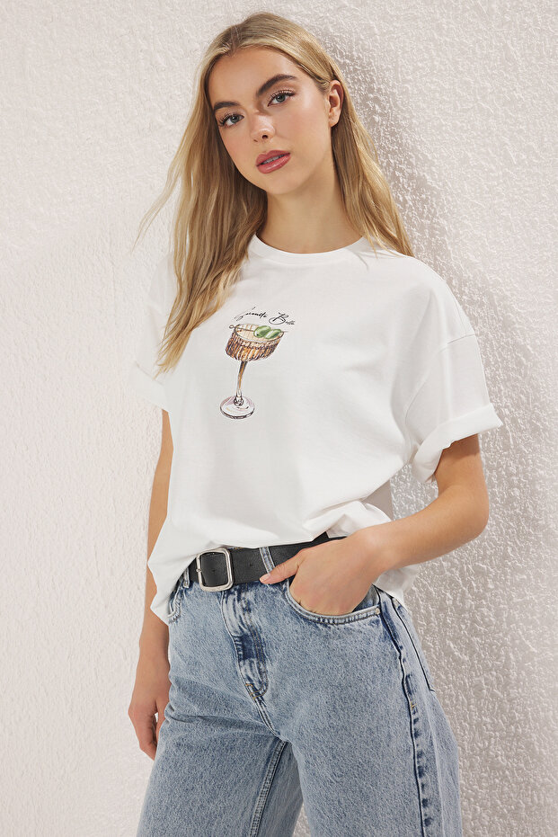 Ekru %100 Pamuk Oversize/Geniş Kalıp Cocktail Baskılı Örme T-Shirt TWOSS25TS00202 - 2
