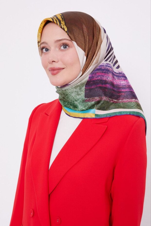 وشاح كريستالي لامع بنمط عرقي هندسي