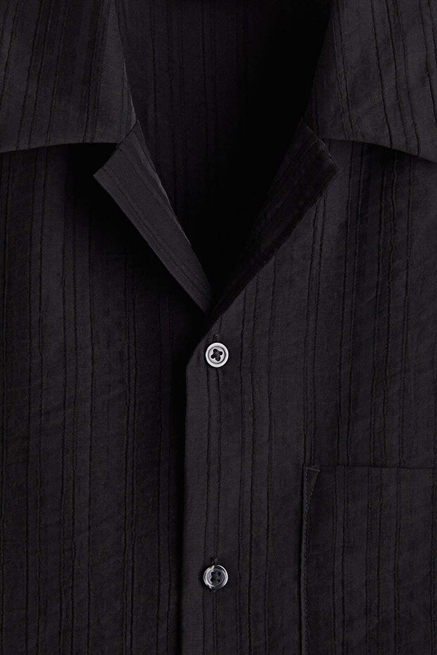Regular Fit Textured resort shirt