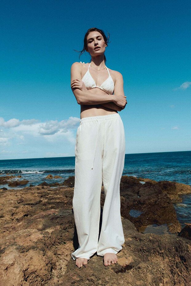 الجزء العلوي من بيكيني مثلث مبطن - 6