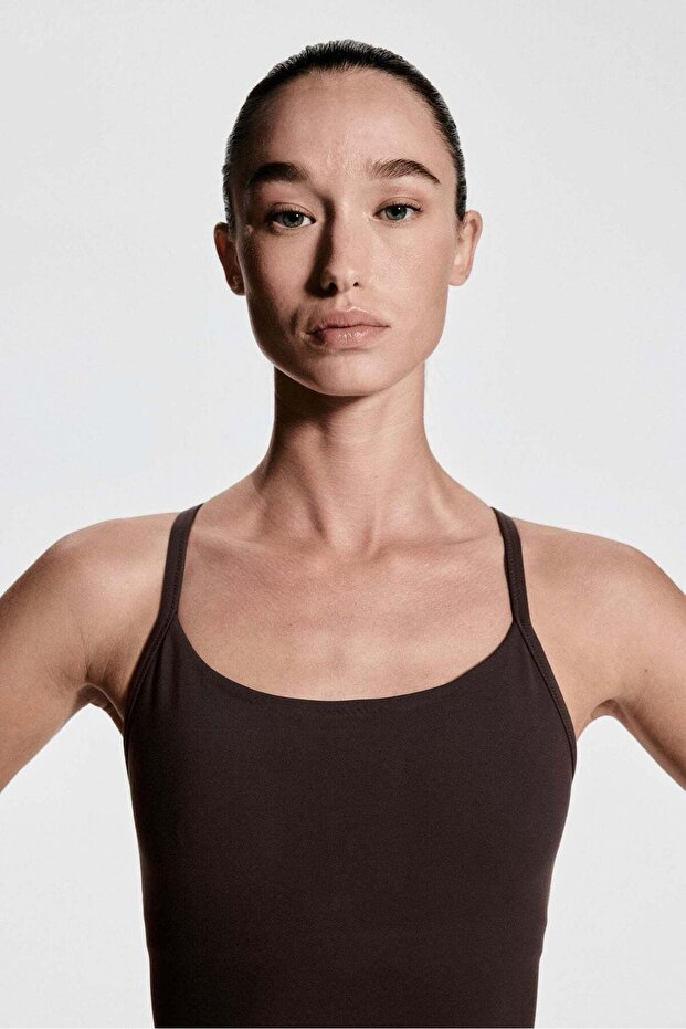 حمالة صدر يوغا متوسطة الدعم مع SoftMove™ - 2