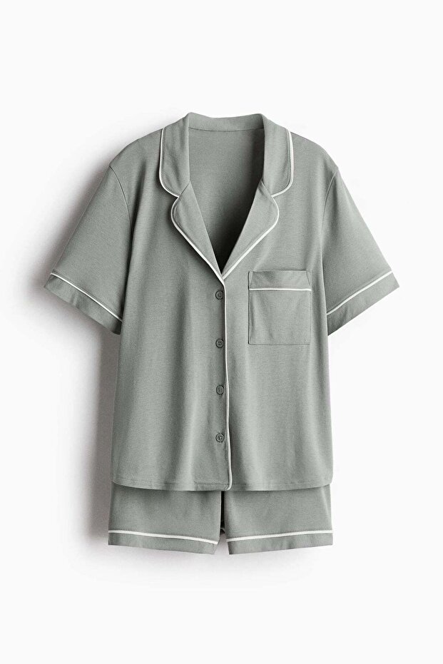 Pyjama shirt and shorts