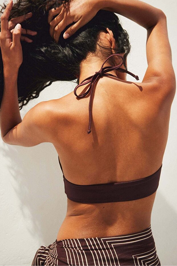 الجزء العلوي من بيكيني مثلث مبطن - 4