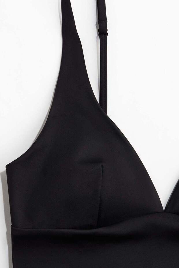 ملابس سباحة متوسطة الشكل - 6