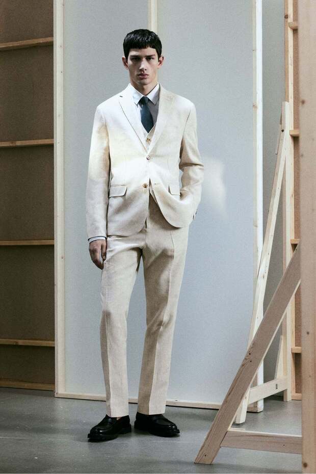سترة بدلة من الكتان بقصّة Slim Fit