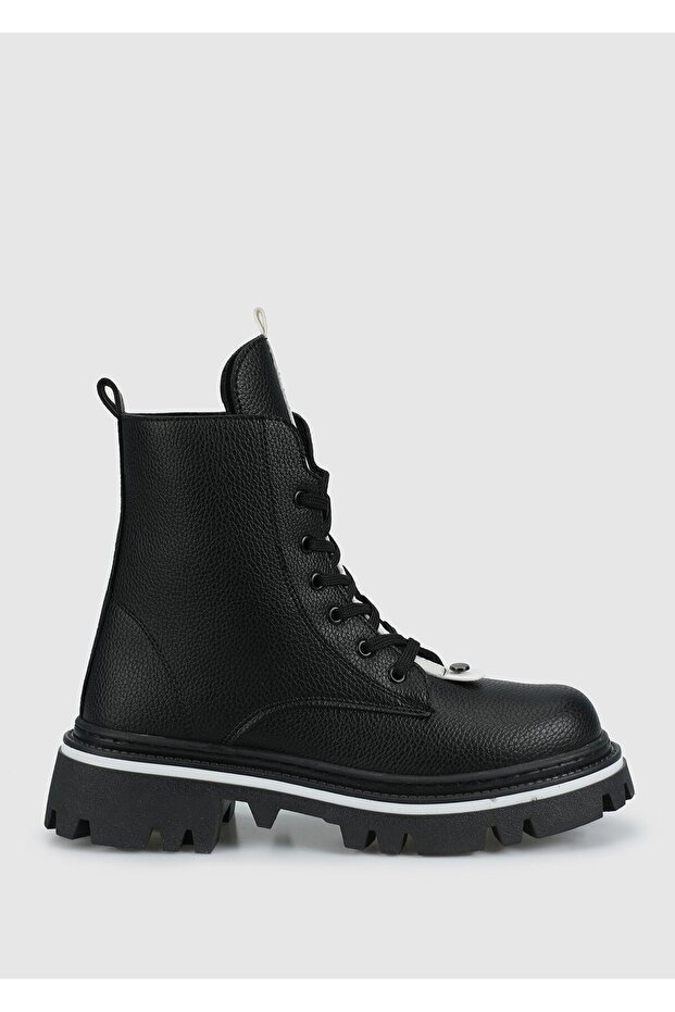 Siyah Kadın Bot - 1