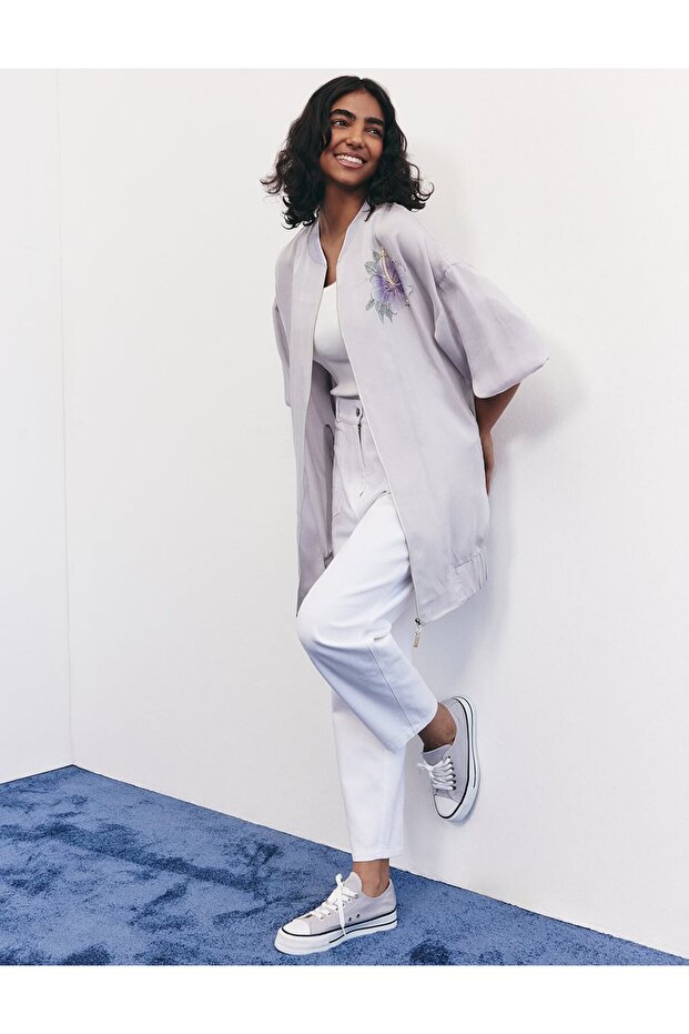 سترة ليوسيل مطرزة باللون الرمادي - 2