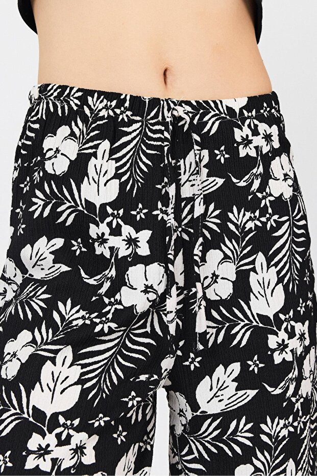 Μαύρο παντελόνι με ελαστική μέση 4725A - 4