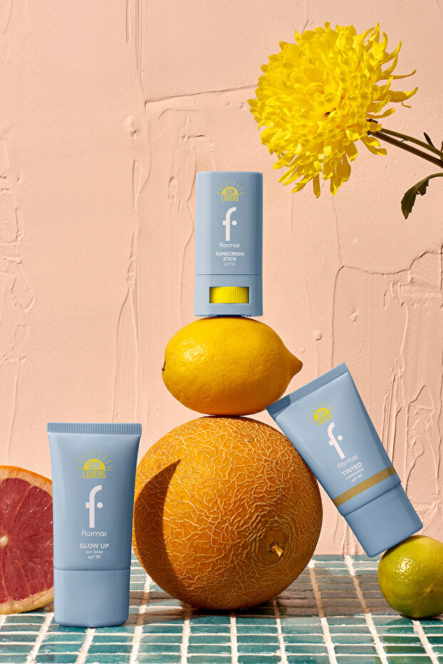 كريم أساس متوهج مع عامل حماية من الشمس 50+ - 6