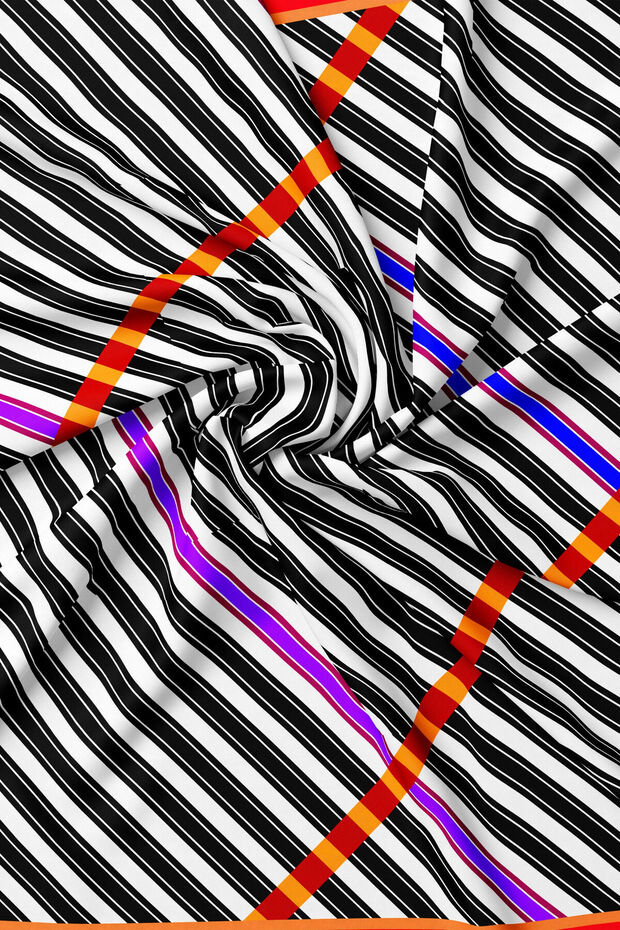 وشاح من نسيج التويل بنمط هندسي أسود - 2