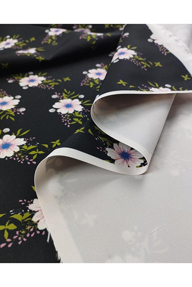 Sentetik İçerikli Dik DokumaEn: 145 cm - 3