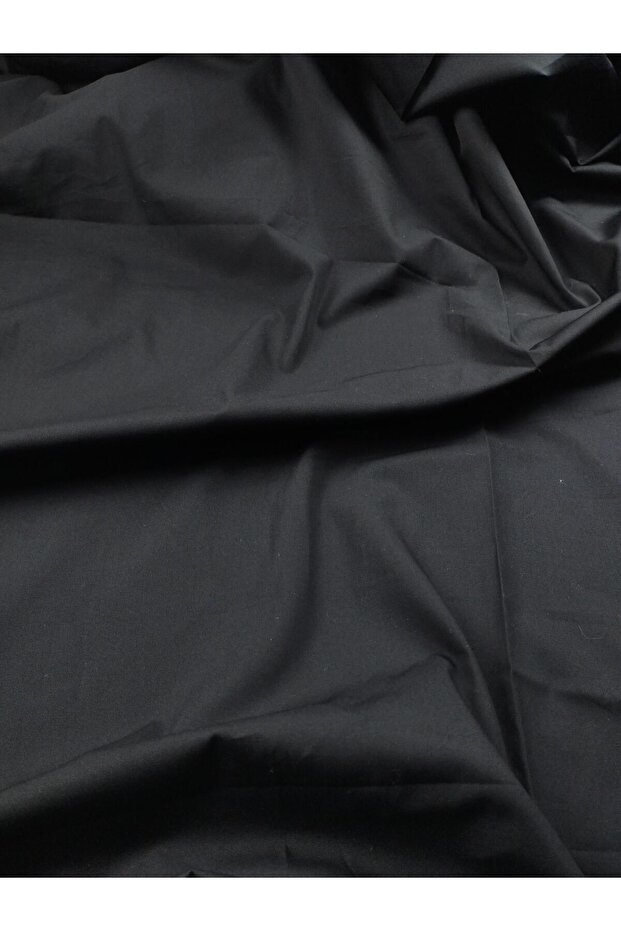 Poplin-Like Woven in Black Color (Width 150 cm X Length 240 cm)