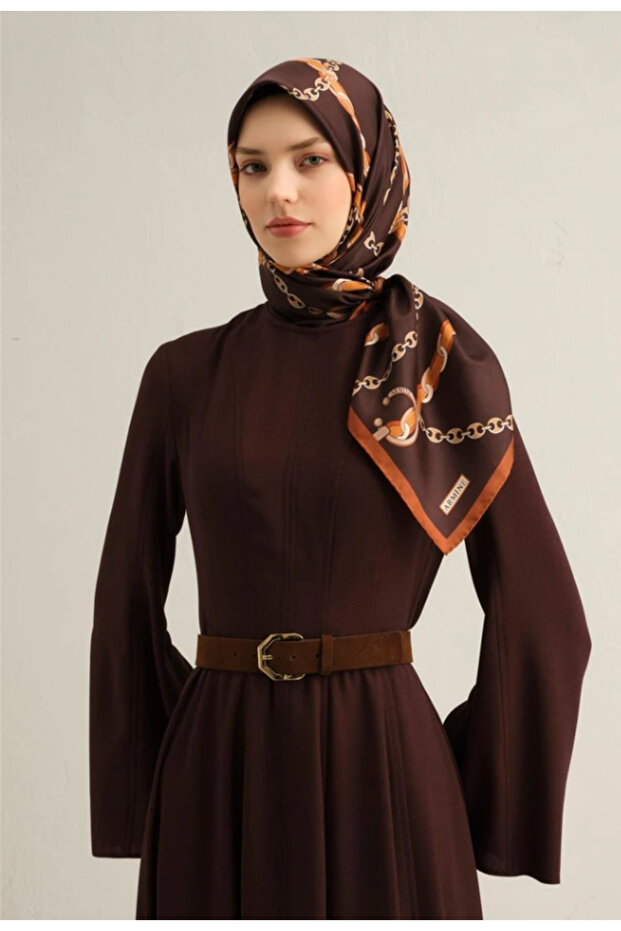 سورا وشاح حرير 9346-35 بني نمط مختلط