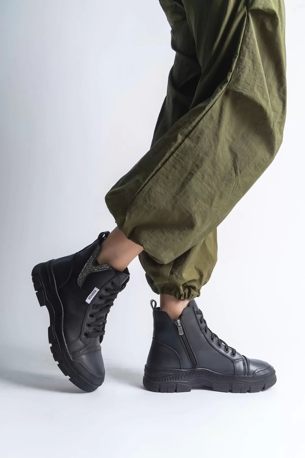 Amber Lace-Up Zippered Orthopedic Sole Women's Boots Cst - Black