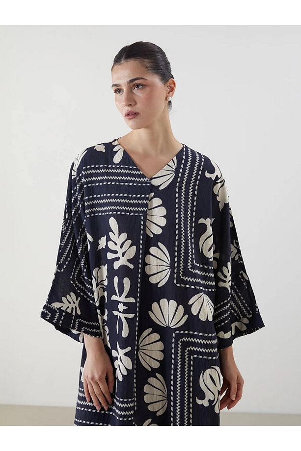 LCW Modest Mavi V Yaka Desenli Oversize Elbise - 2