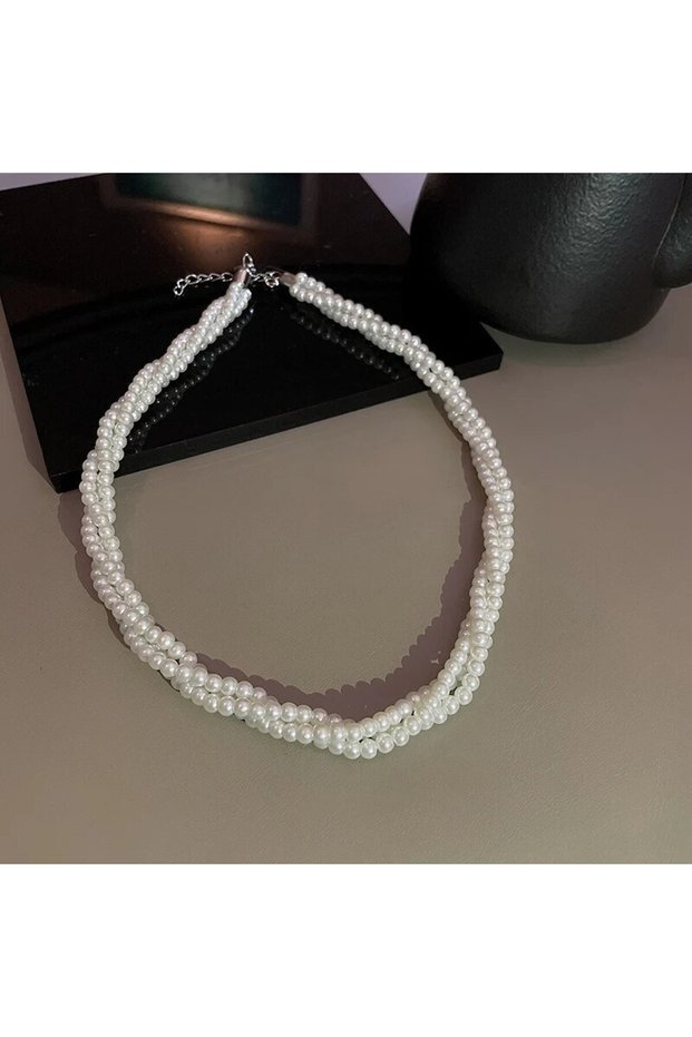 3 Imitaition Pearl Necklace for Women Simple Fashion Collarbone Chain White Choker Necklaces Design.