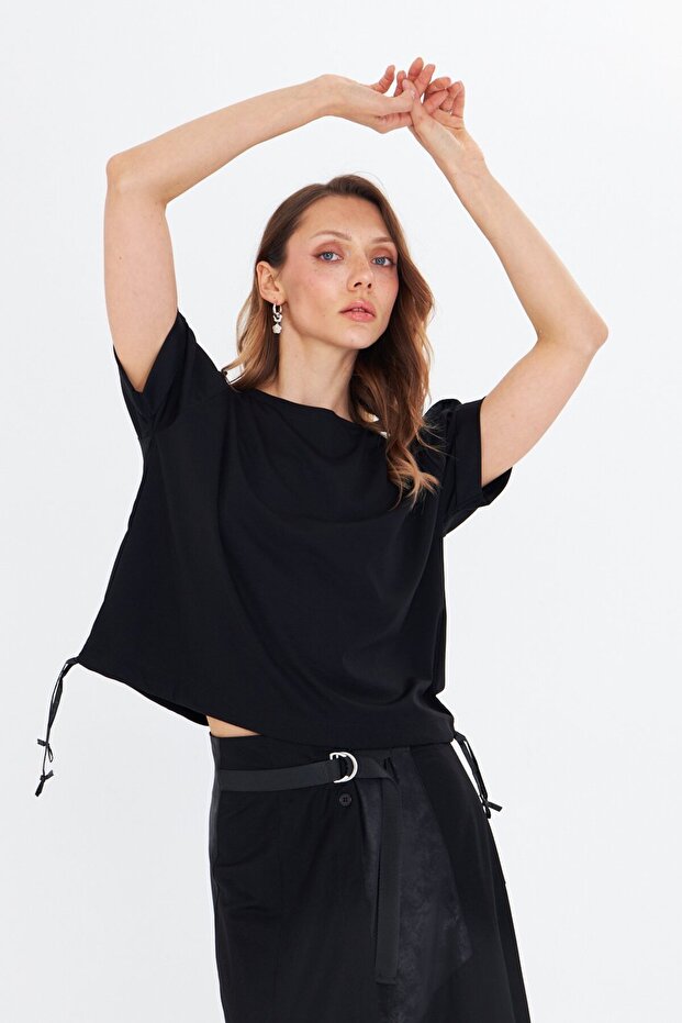 YARIM KOLLU SİYAH BASIC BLUZ - 2