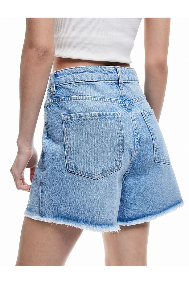Taş Detaylı Yüksek Bel Saçaklı Paça Pamuklu Mini Denim Şort - 3