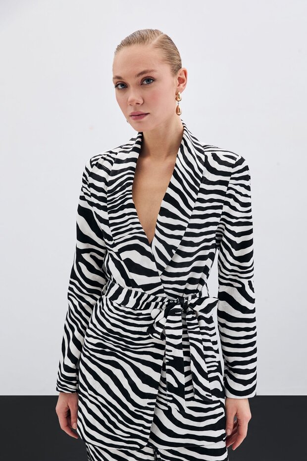 سترة حمار وحشي بحزام - أسود - 2