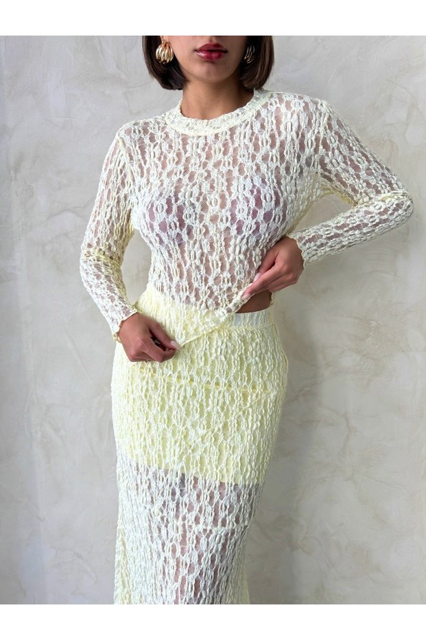 Women's Crew Neck Lace Detailed Transparent Long Sleeve Blouse